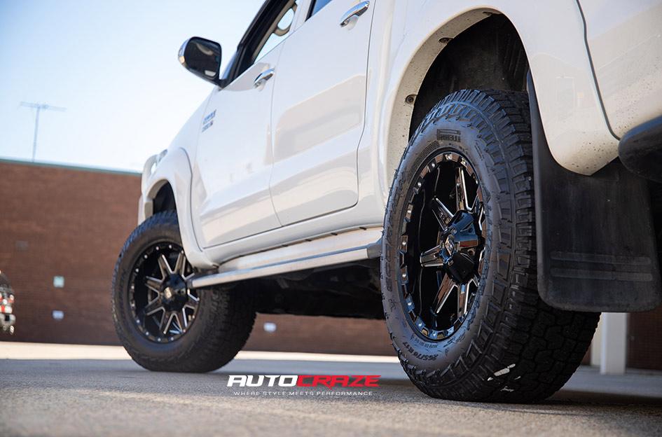 TOYOTA HILUX N70 4WD BLADE  OR GLOSS BLACK MILLED
