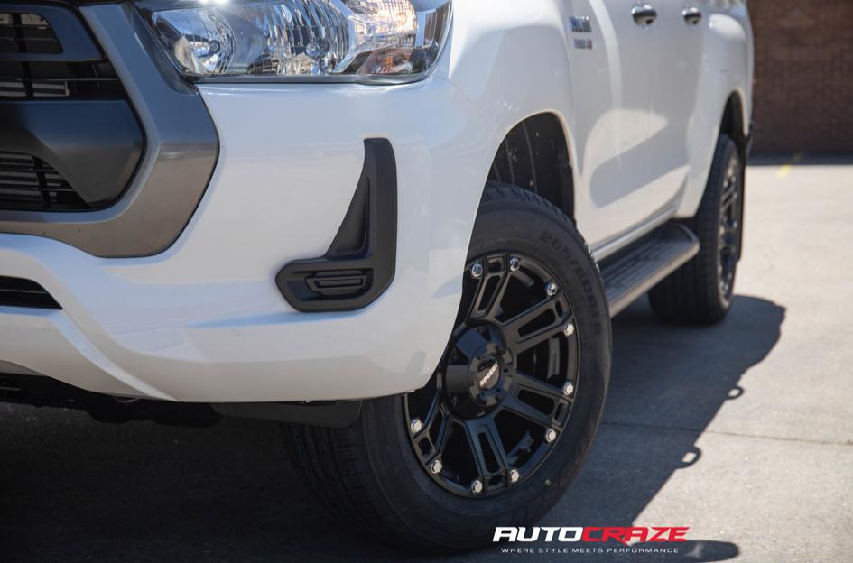 TOYOTA HILUX N80 4WD OUTLAW MACHINED PIANO BLACK