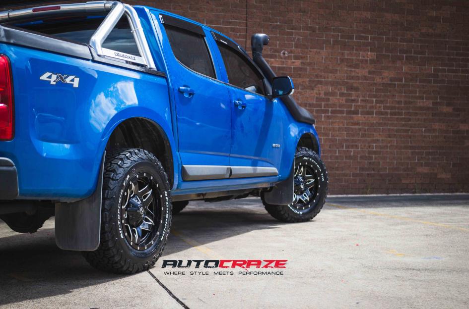 HOLDEN COLORADO FULL BLOWN GLOSS BLACK MILLED ACCENTS