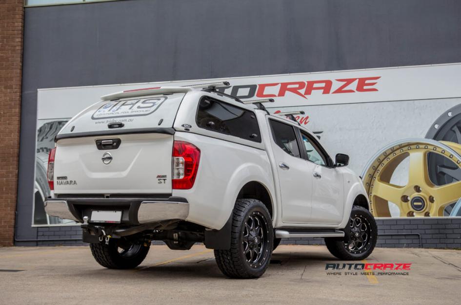 NISSAN NAVARA BOOST GLOSS BLACK MILLED ACCENTS