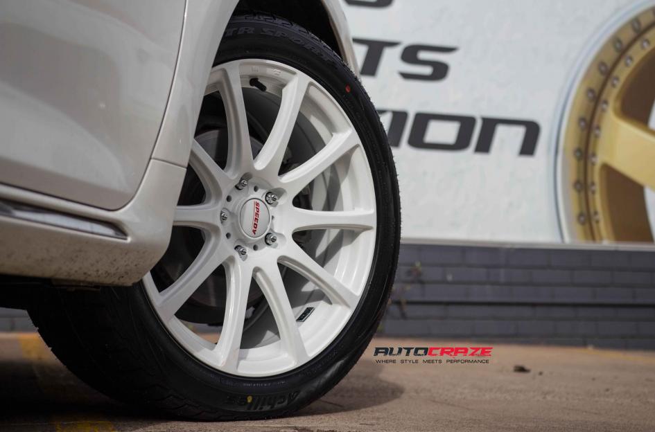 TOYOTA AURION CARBINE WHITE