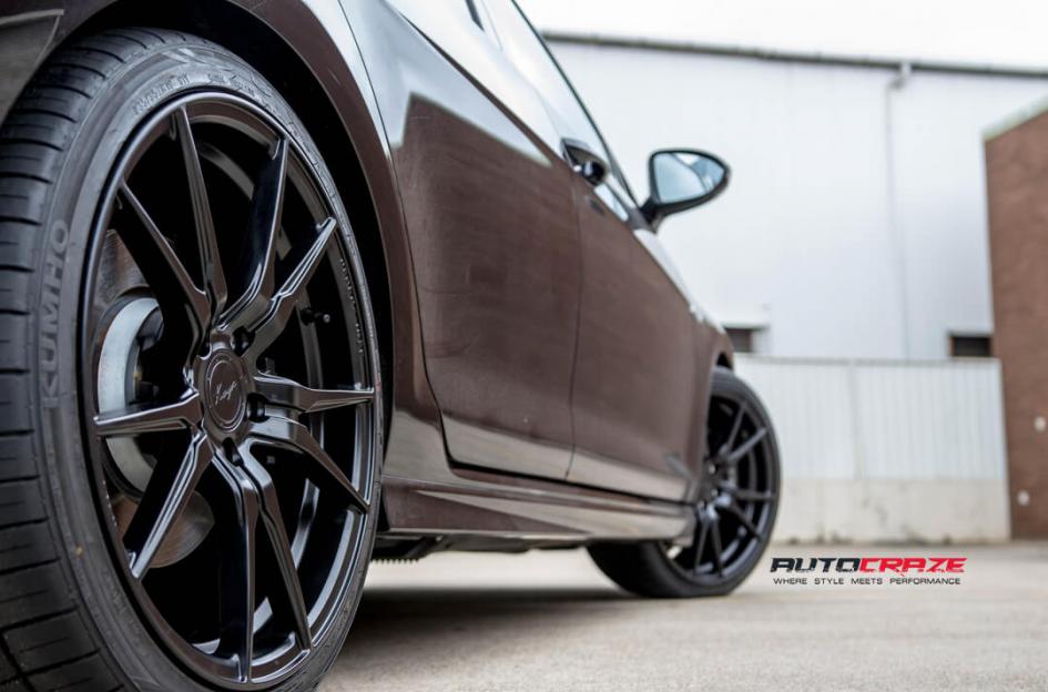 VOLKSWAGEN GOLF SF06 SATIN BLACK