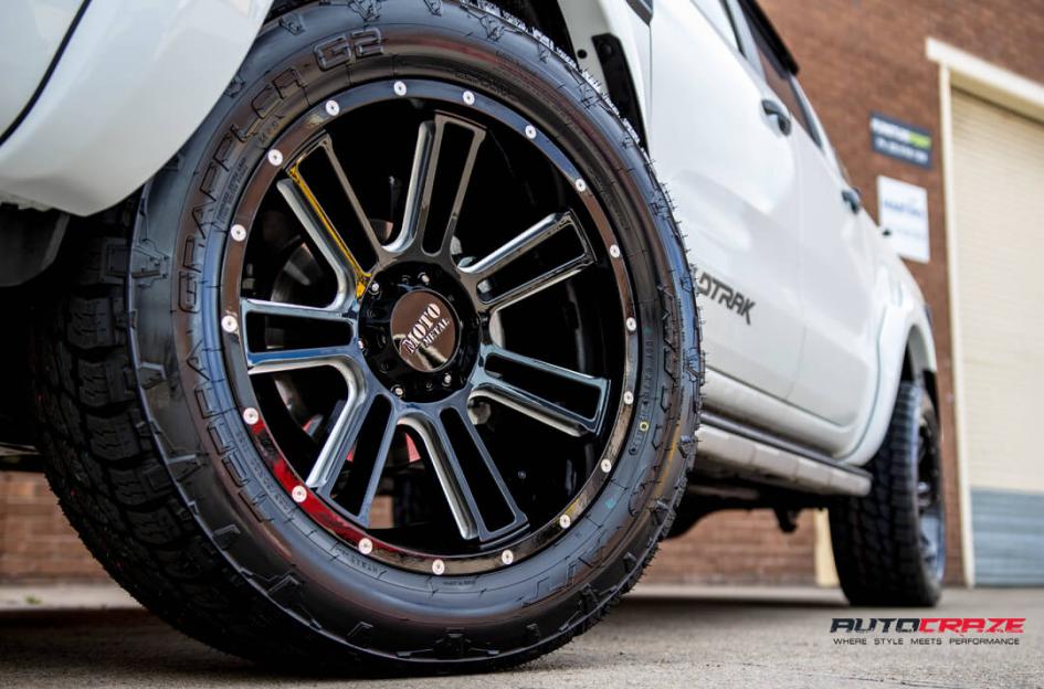 FORD RANGER MO982 GLOSS BLACK MILLED