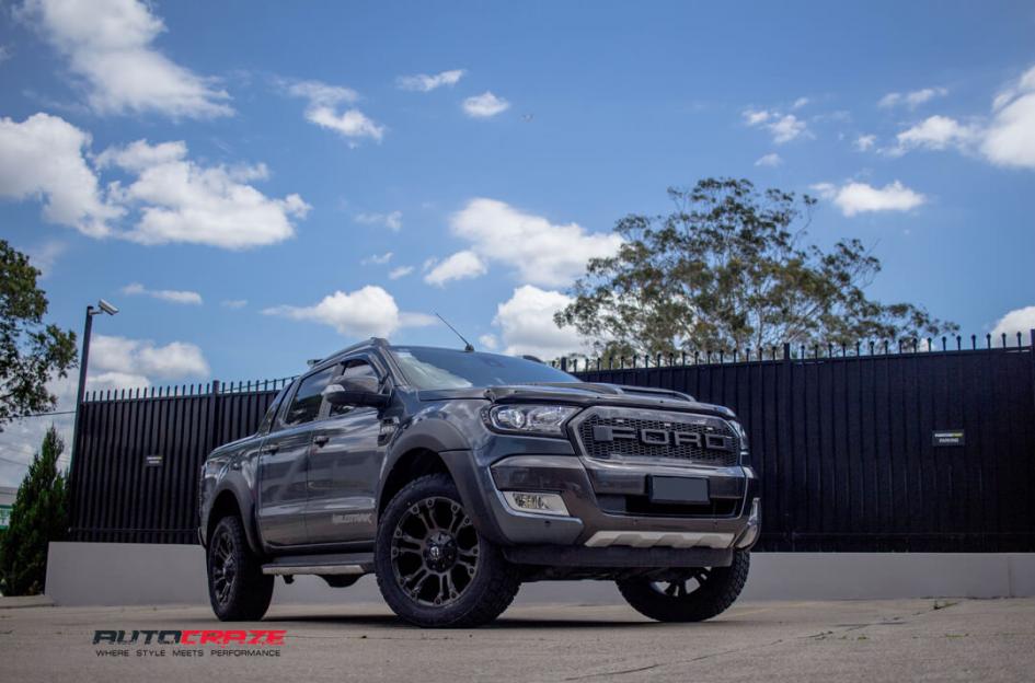 FORD-RANGER-VAPOR-BLACK-MACHINED-WITH-DARK-TINT