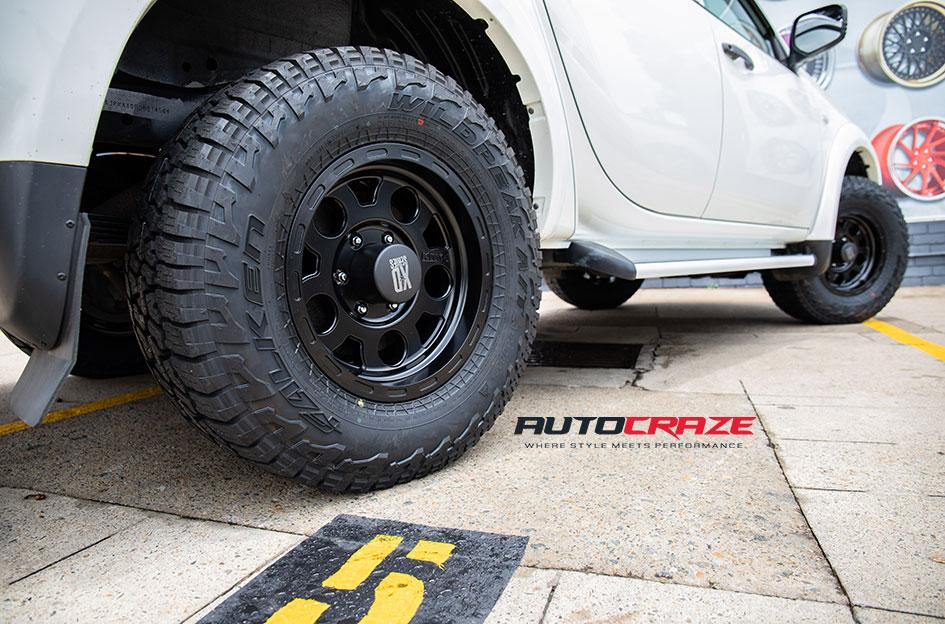 MITSUBISHI TRITON ENDURO MATTE BLACK