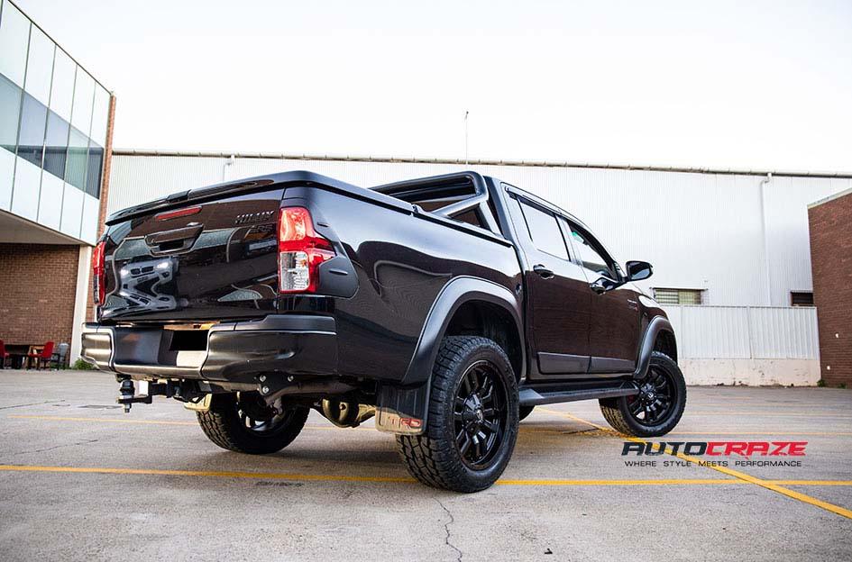 TOYOTA HILUX N80 4WD SLEDGE MATTE BLACK