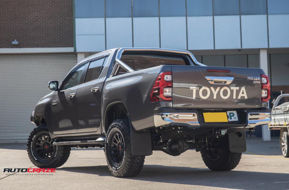 TOYOTA HILUX N80 4WD VICTIM MATTE BLACK