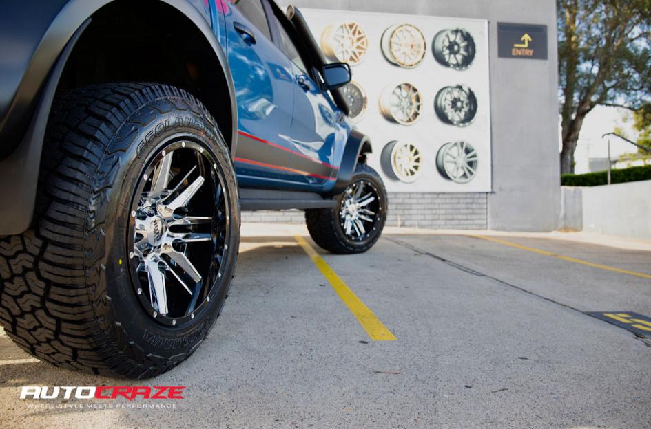 FORD RANGER RAPTOR MO202 CHROME GLOSS BLACK LIP