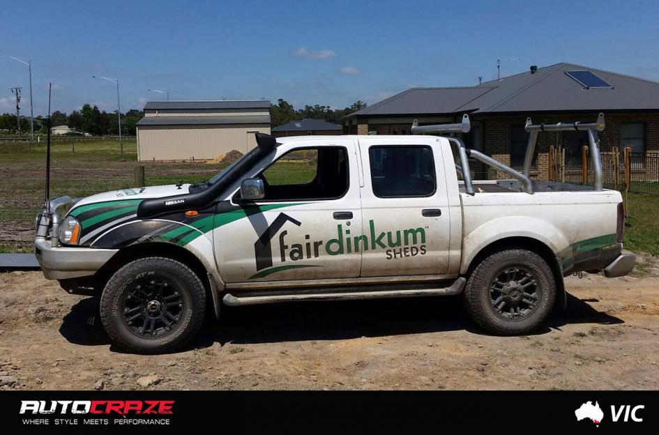 NISSAN NAVARA OUTLAW SATIN BLACK