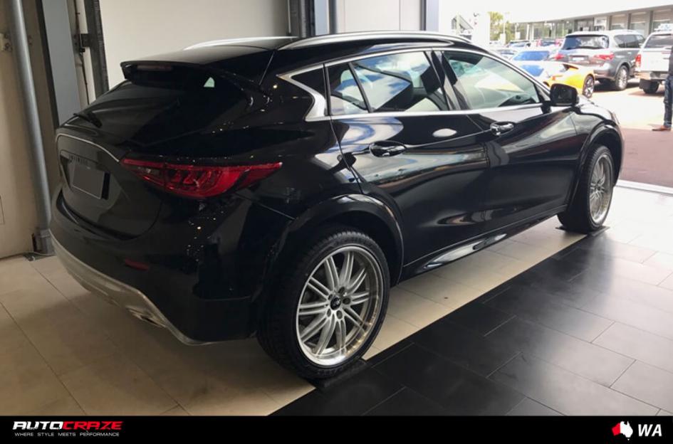 INFINITI-QX30-OX947A-HYPER-SILVER-MACHINE-LIP