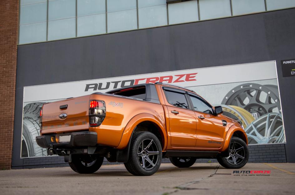 FORD-RANGER-ZEUS-09-GLOSS-BLACK-MILLED-ACCENTS