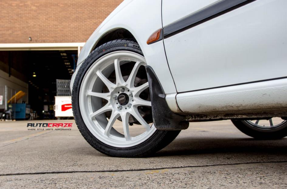 SUBARU LIBERTY ROTATE WHITE