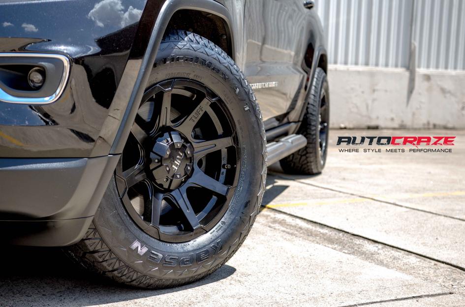 JEEP-GRAND-CHEROKEE-T05-SATIN-BLACK