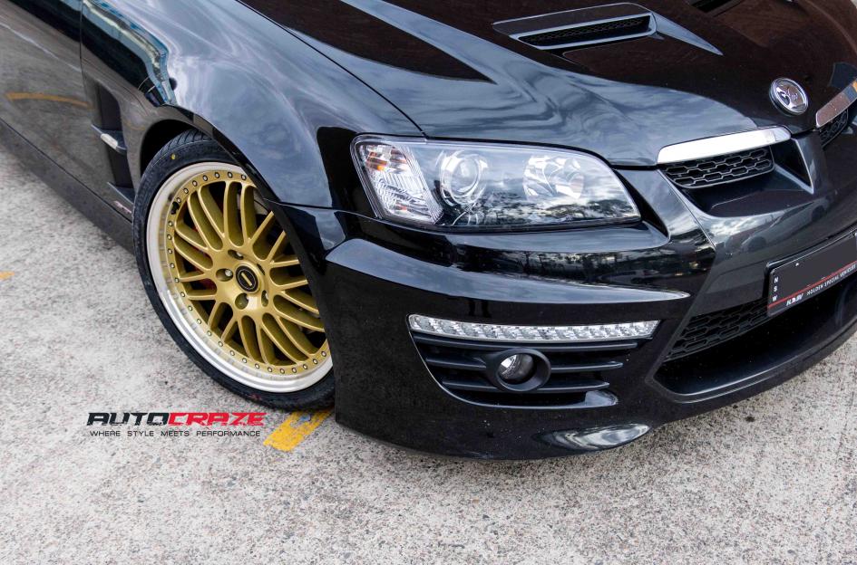 HOLDEN-COMMODORE-OM-GOLD-POLISH-LIP