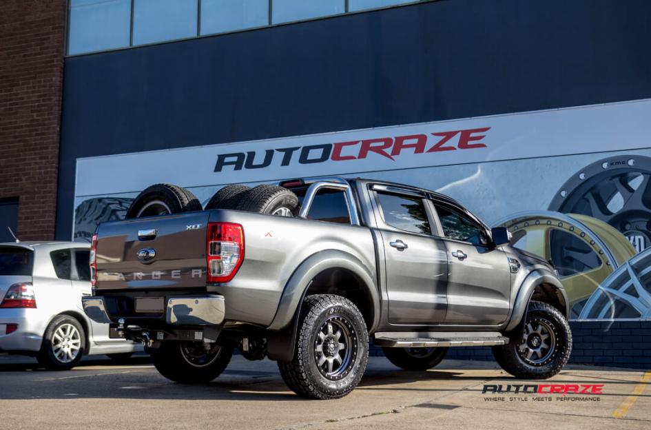 FORD-RANGER-TROPHY-MATTE-ANTHRACITE-WITH-BLACK-RING