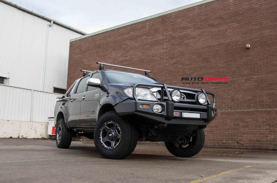 TOYOTA HILUX N70 4WD GD04 GRAPHITE WITH MILLED ACCENTS