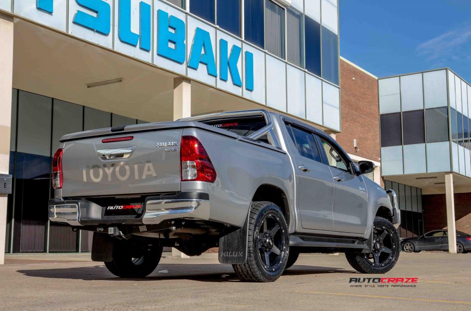 TOYOTA HILUX N80 4WD GD04 MATTE BLACK 3