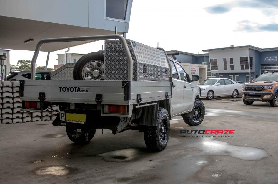 TOYOTA HILUX N70 4WD HOSS XD GLOSS BLACK