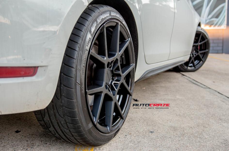 VOLKSWAGEN GOLF KPS MATTE BLACK