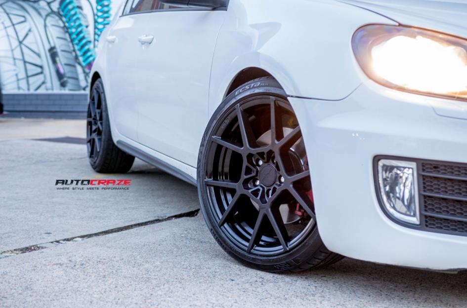VOLKSWAGEN GOLF KPS MATTE BLACK