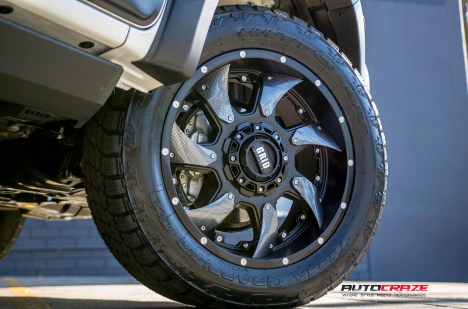 TOYOTA HILUX N80 4WD GD01 BLACK WITH CHROME INSERTS
