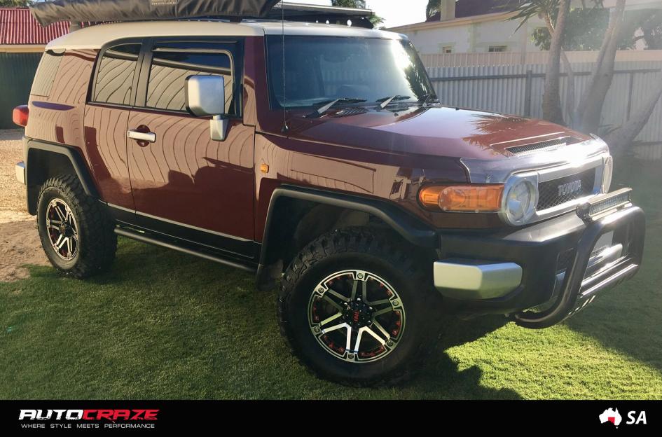 TOYOTA FJ CRUISER T01 GLOSS BLACK MACHINED FACE WITH RED INSERTS