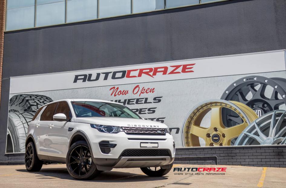LAND-ROVER-DISCOVERY-MISANO-MATTE-BLACK