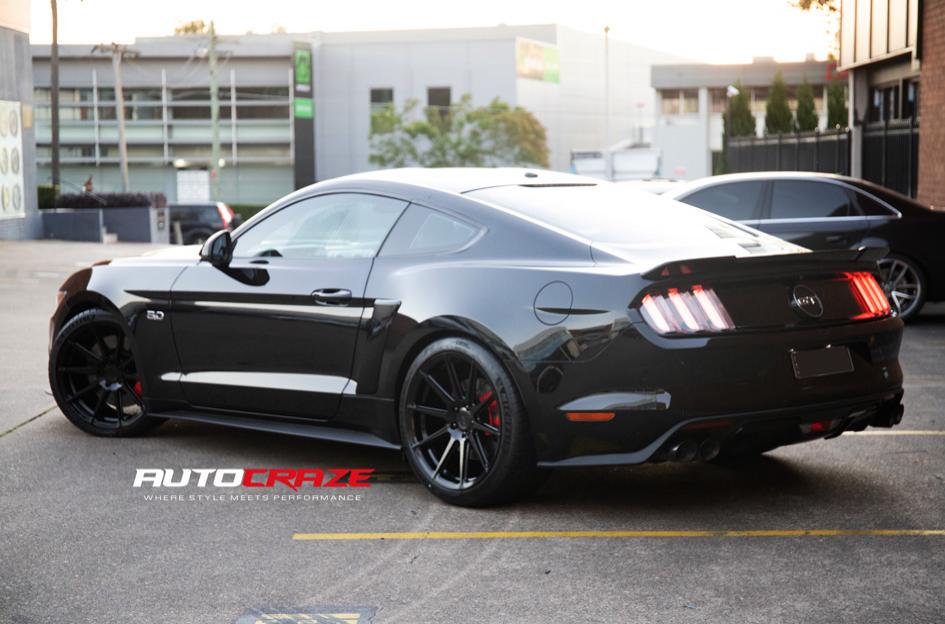 FORD MUSTANG SF04 MATTE BLACK