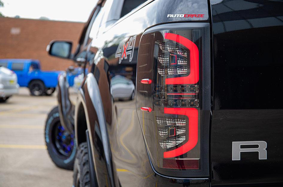 FORD-RANGER-STROKE-GLOSS-BLACK-BLUE-TINTED-CLEAR
