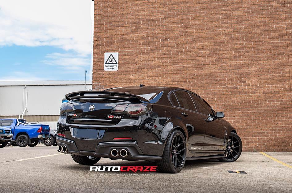 HOLDEN-COMMODORE-HSV-CLUBSPORT-R8-IFG-39-BLACK