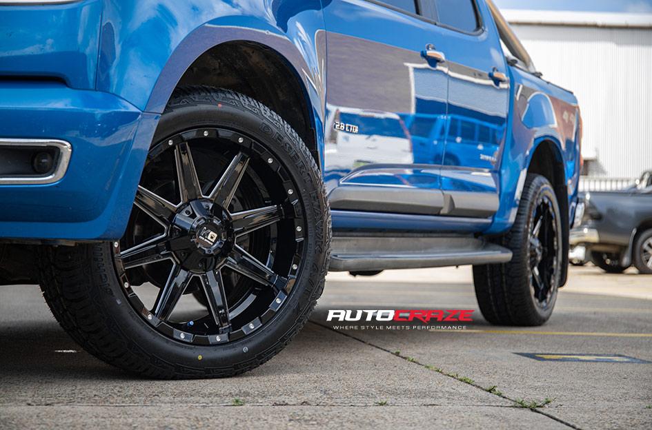 HOLDEN COLORADO BLADE  OR GLOSS BLACK MILLED