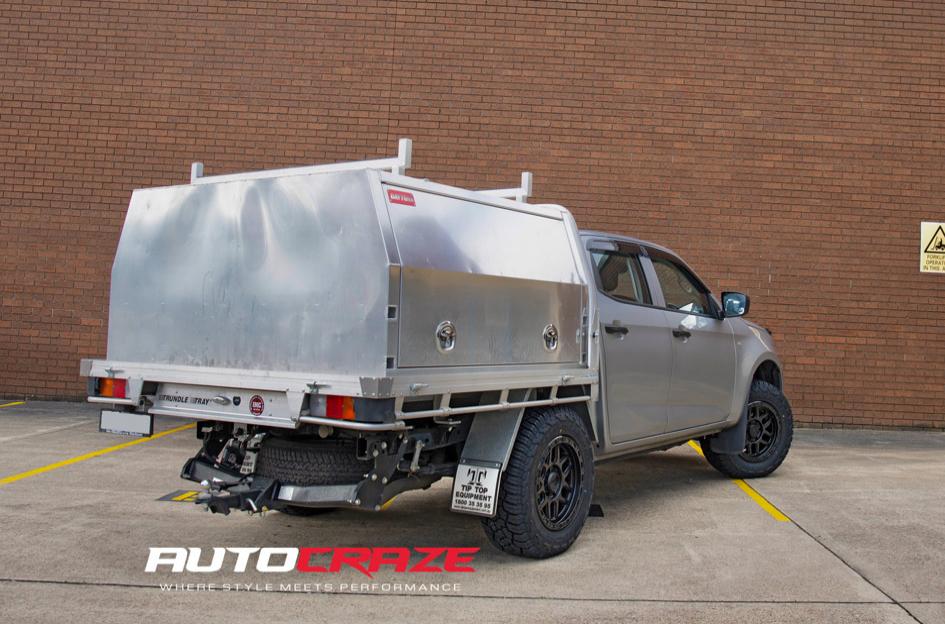 ISUZU DMAX MESA KM544 SATIN BLACK GREY TINT
