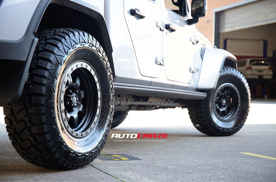 JEEP-WRANGLER-TROPHY-MATTE-BLACK-WITH-ANTHRACITE-RING
