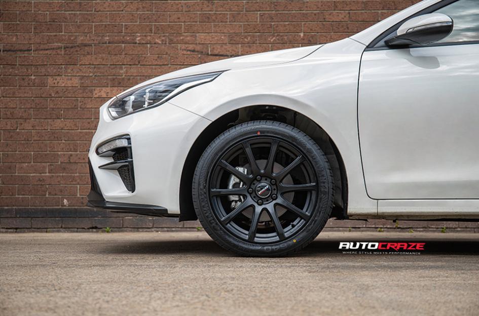 KIA-CERATO-CARBINE-SATIN-BLACK