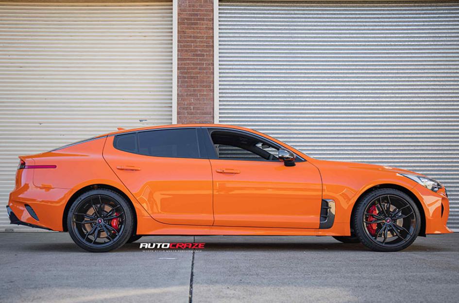 KIA STINGER IFG32 GLOSS BLACK