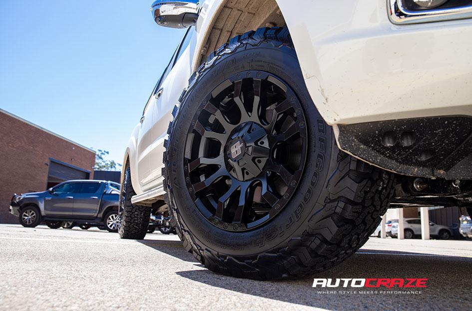 NISSAN NAVARA FLORIDA MATT BLACK