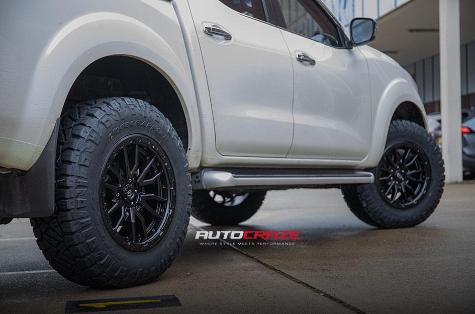 NISSAN NAVARA REBEL MATTE BLACK
