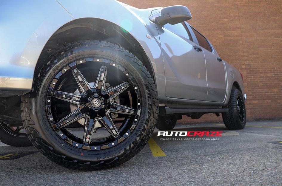 MAZDA BT 50 BLADE  OR GLOSS BLACK MILLED