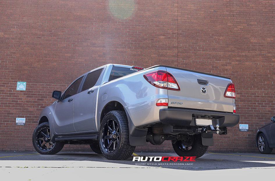 MAZDA BT 50 BLADE  OR GLOSS BLACK MILLED