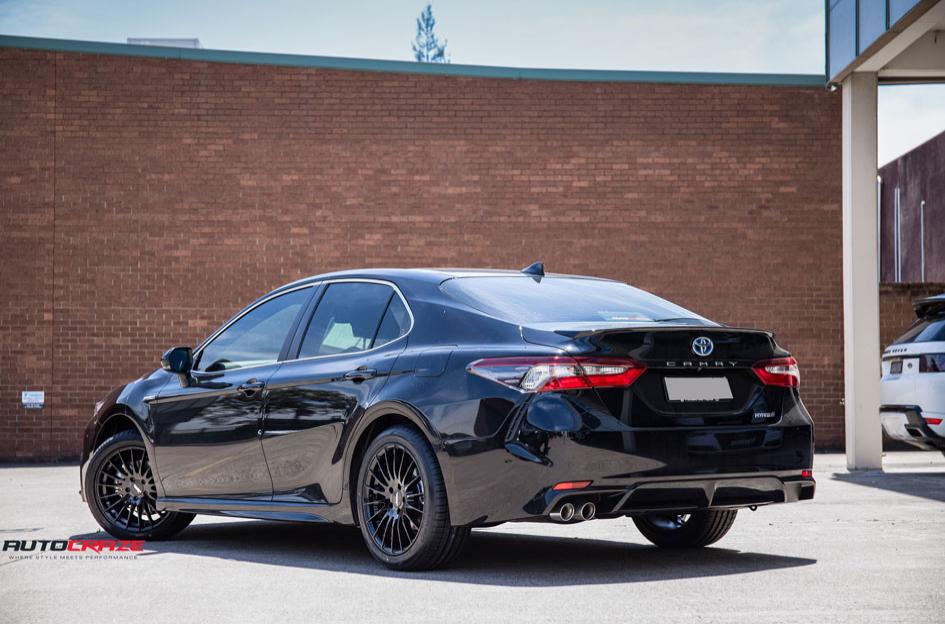 TOYOTA-CAMRY-FASTLANE-GLOSS-BLACK
