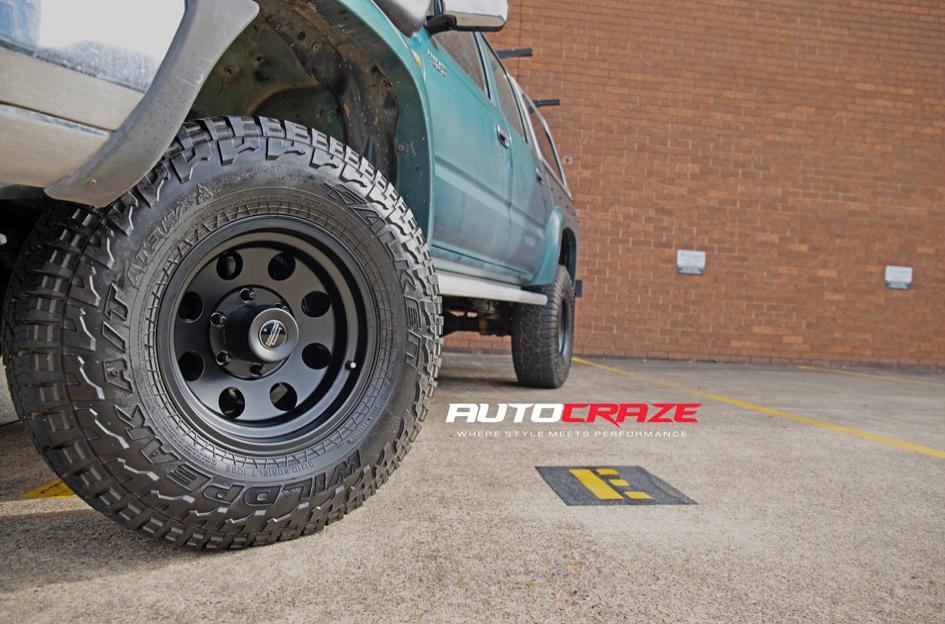 TOYOTA HILUX 4WD BAJA POLISHED