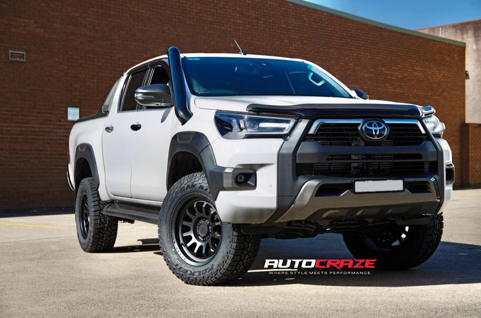 TOYOTA HILUX 4WD RAPID MATTE BLACK