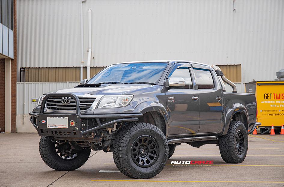 TOYOTA HILUX N70 4WD VECTOR MATTE BLACK