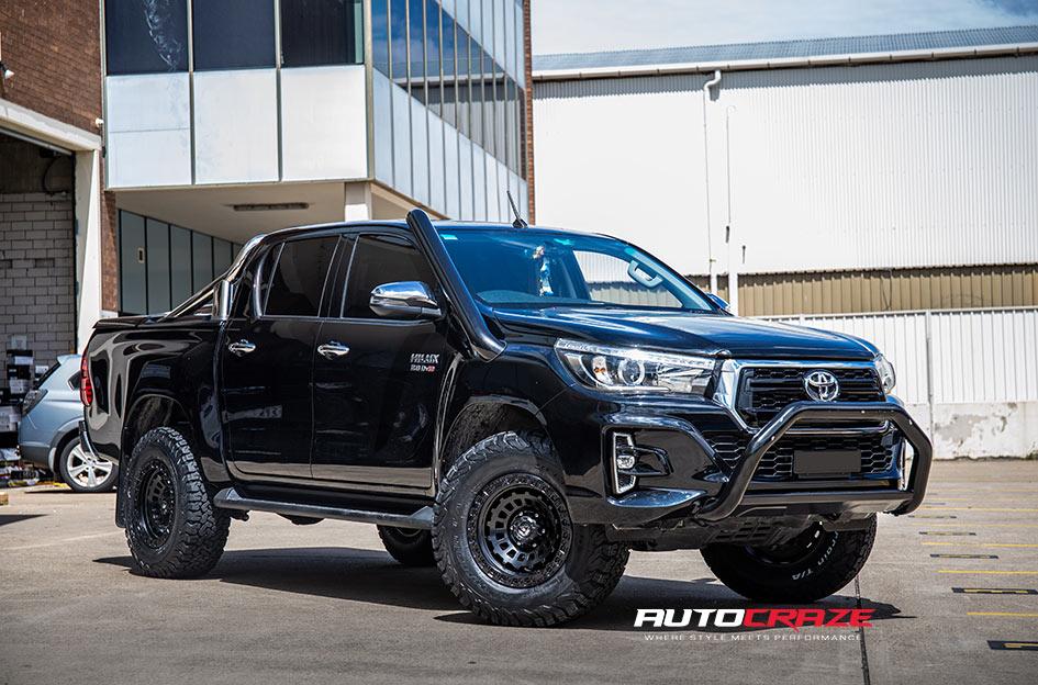 TOYOTA HILUX N80 4WD ZEPHYR MATTE BLACK