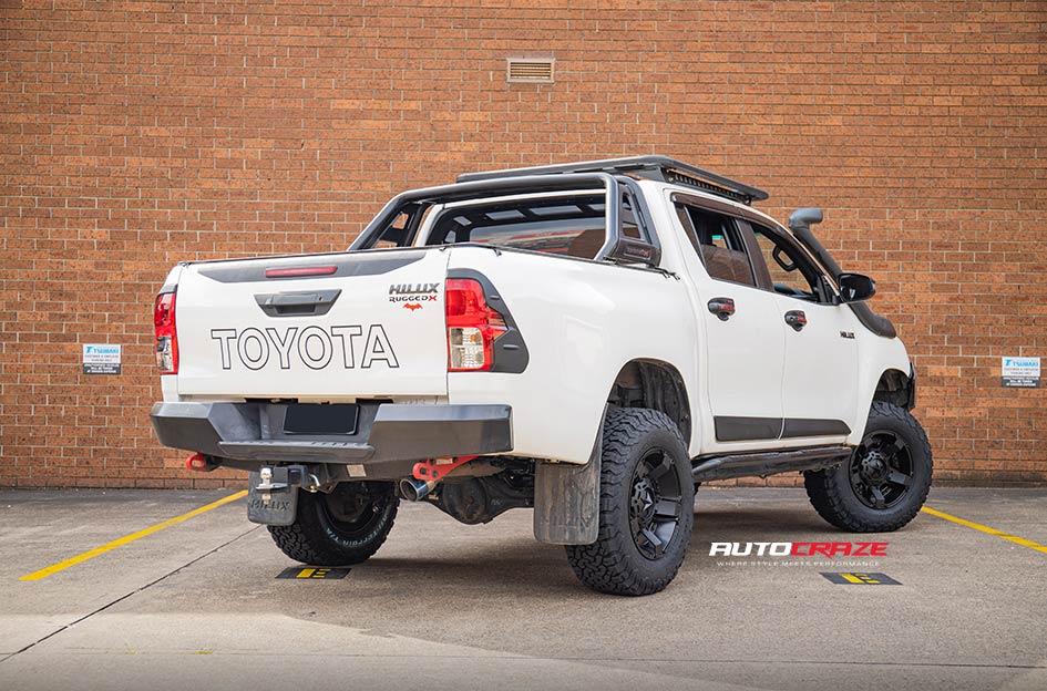 TOYOTA HILUX 4WD ROCKSTAR XD MATTE BLACK