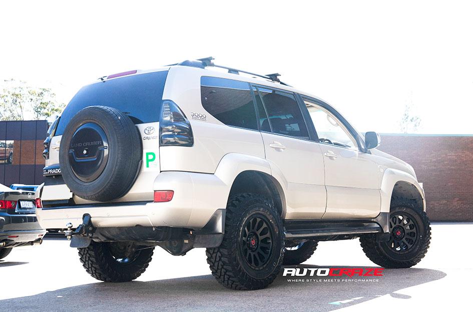 TOYOTA-PRADO-VICTIM-MATTE-BLACK