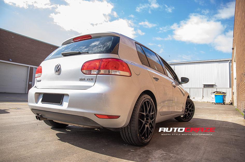 VOLKSWAGEN GOLF RELOAD SATIN BLACK