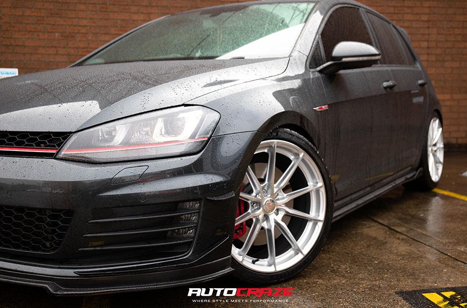 VOLKSWAGEN-GOLF-ZR6-POLISHED-SILVER