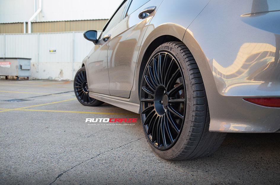 VOLKSWAGEN GOLF BUC MATTE BLACK