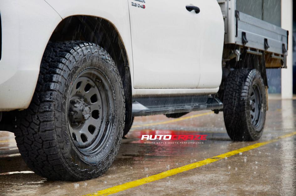 TOYOTA HILUX N80 4WD D LOCKER BLACK